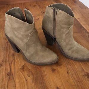 DV mauve ankle booties